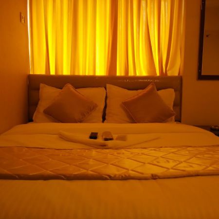 Hotel Silver Castle Mumbai Dış mekan fotoğraf
